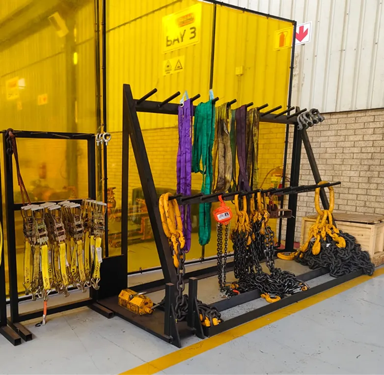 Chain slings and lifting accessories